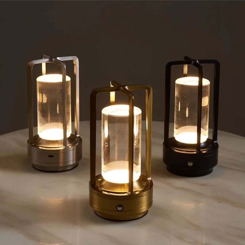 Retoria LED Tischlampe
