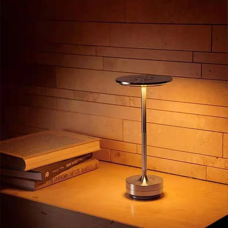 Eleganzia LED Tischlampe